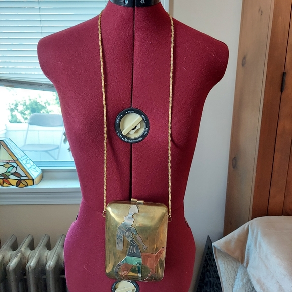 Miriam Marshall - Picture 2 of 14